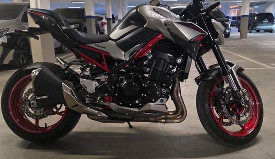 KAWASAKI Z900 